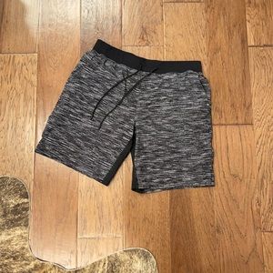 Lulu. Lined THE short. Black/white pattern